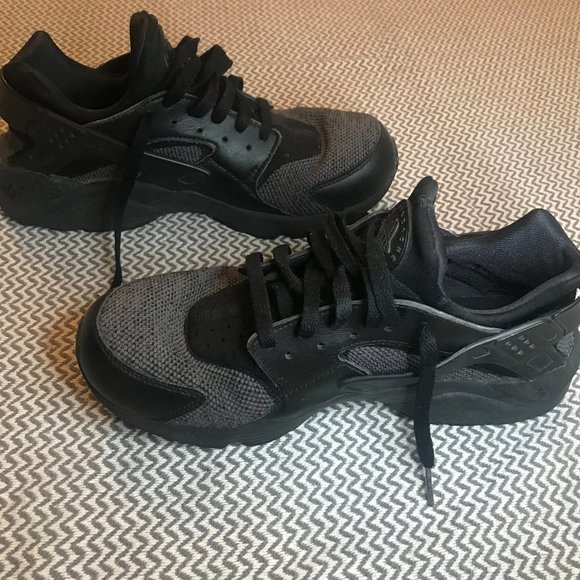 black nike huarache mens